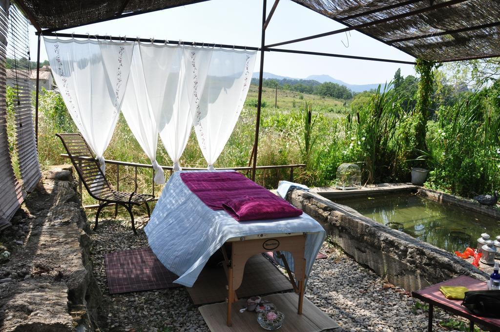 Bed and Breakfast Le Mas En Provence Entrechaux Exterior foto